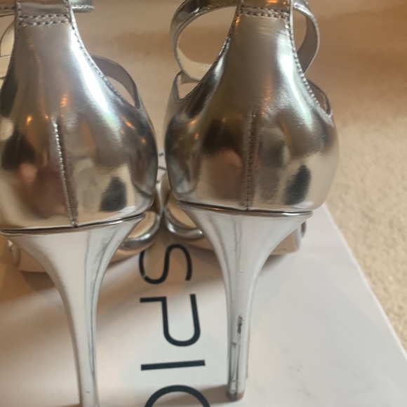 VIA SPIGA heels , size 7 1/2 Silver - Picture 3 of 8